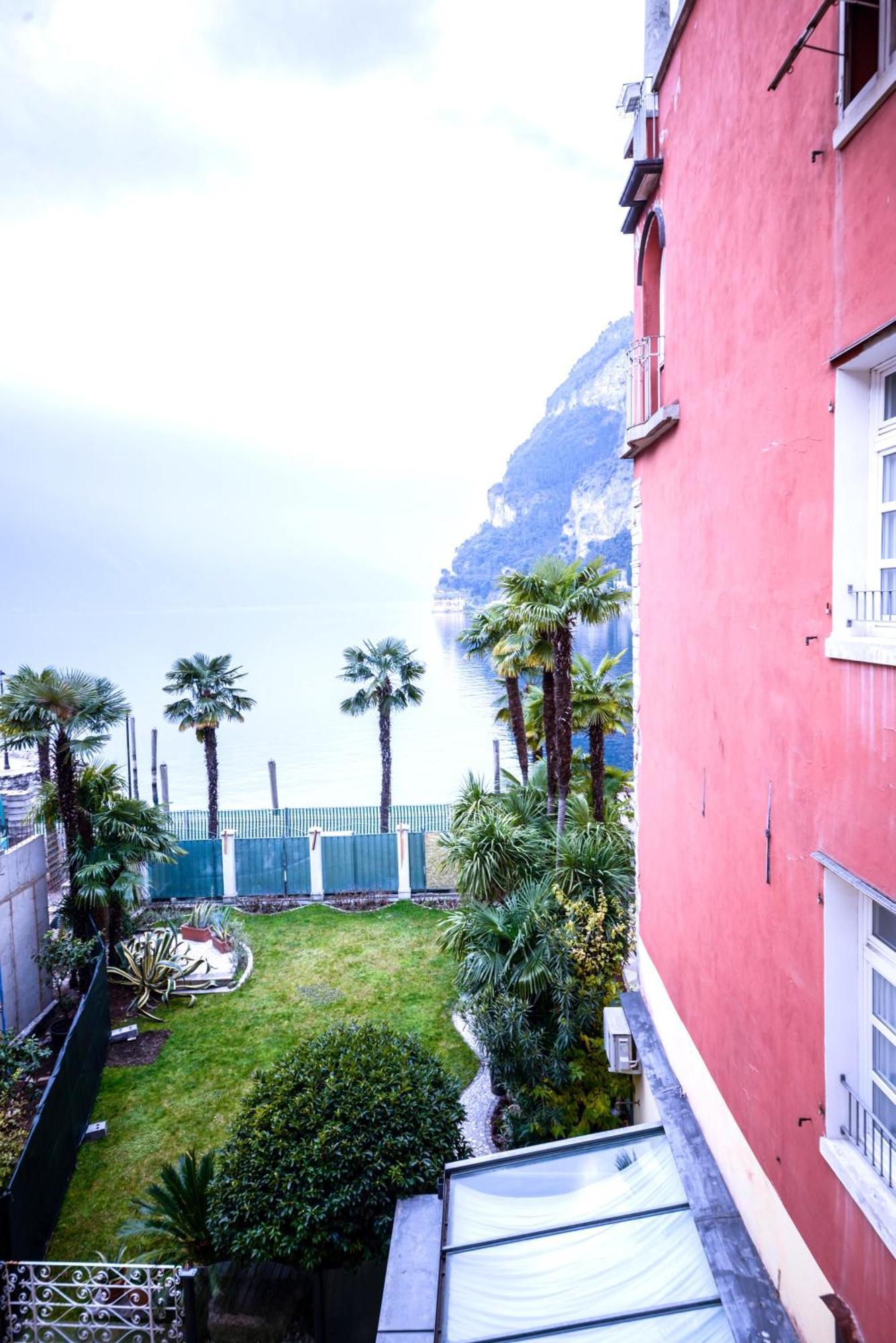 Queen Of The Lake Daire Riva del Garda Dış mekan fotoğraf