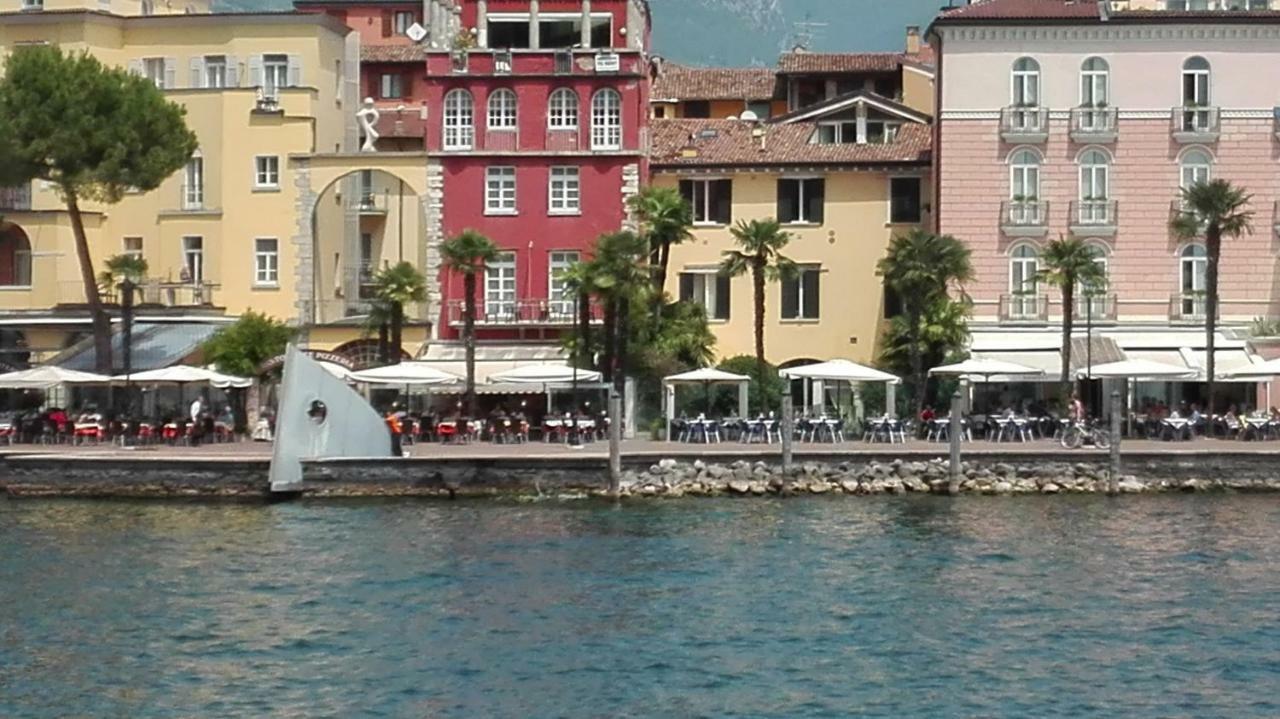 Queen Of The Lake Daire Riva del Garda Dış mekan fotoğraf